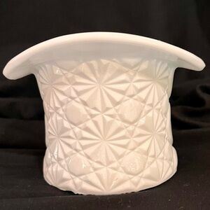 Fenton Daisy and Button #3 Milk Glass Top Hat Mushroom Shape Candy Dish Coin VTG